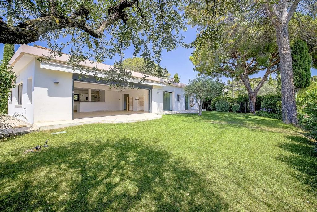 Property photo 3 of 13