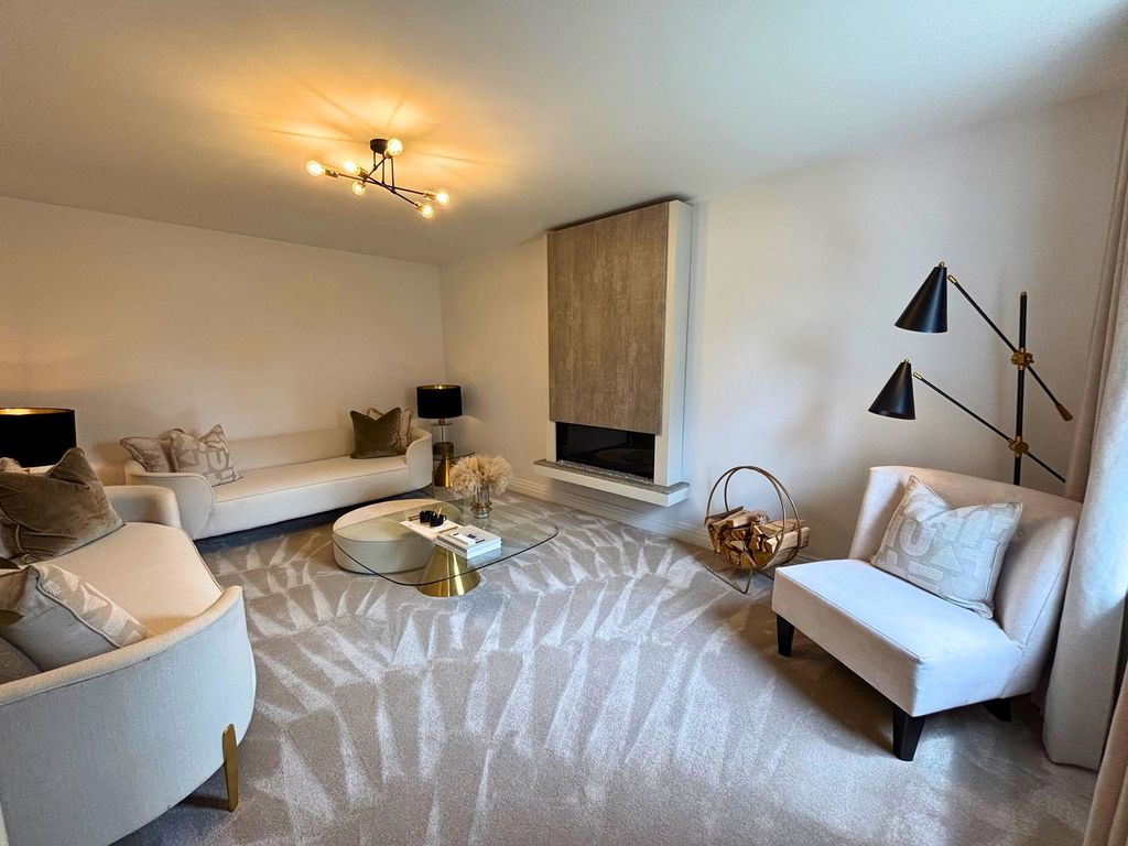 Property photo 3 of 27 Lounge