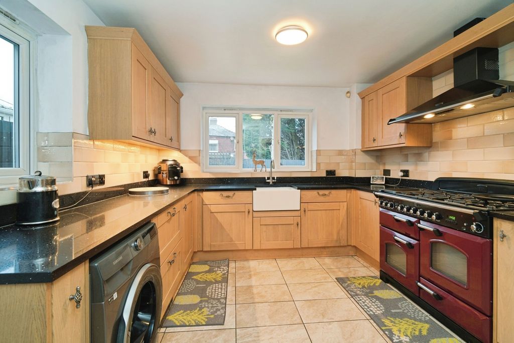 Property photo 3 of 18 Pbox-Img.Jpg