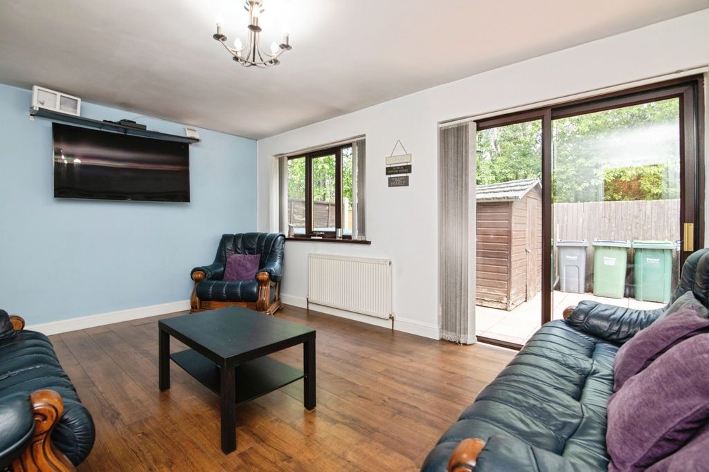 Property photo 3 of 21 Pbox-Img.Jpg