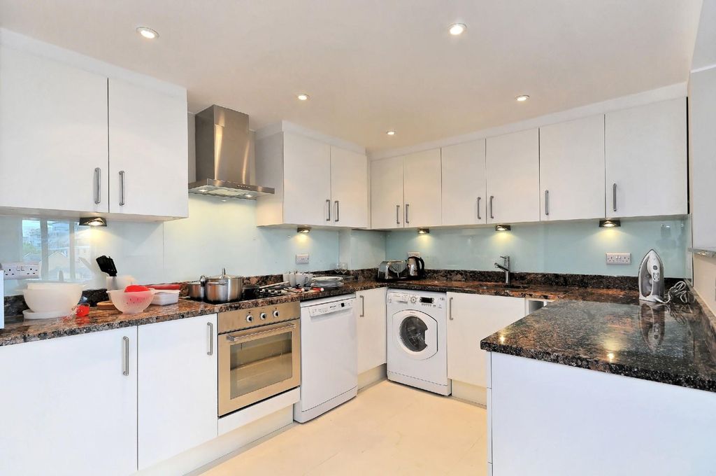 Property photo 2 of 8 1