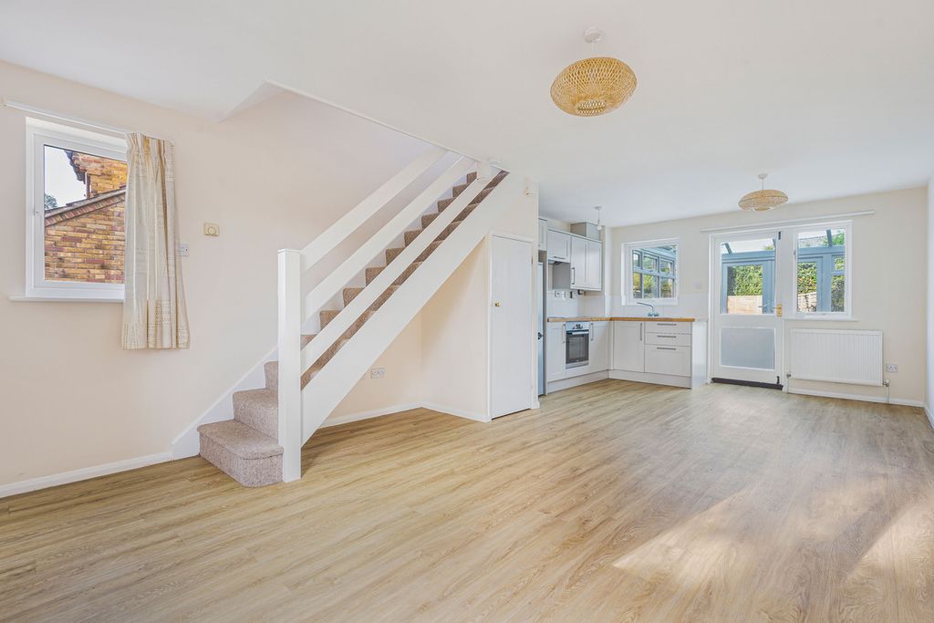 Property photo 3 of 11