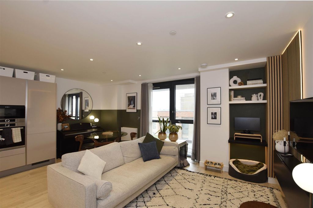 Property photo 2 of 16 Lounge/Dining Area.Jpg