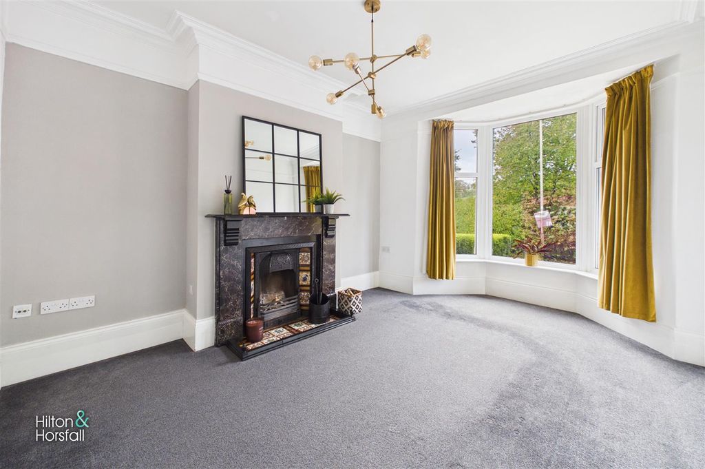 Property photo 2 of 22 Skipton Road