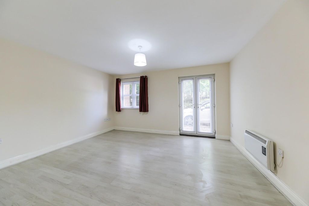 Property photo 2 of 10 Living Room