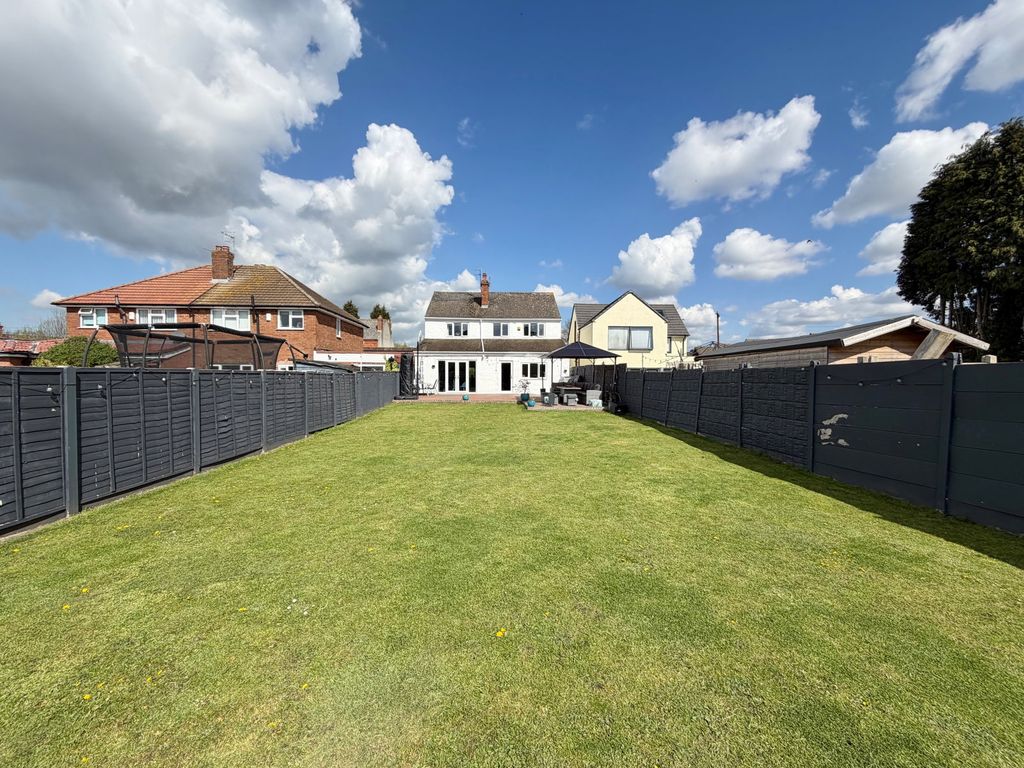 Property photo 2 of 50