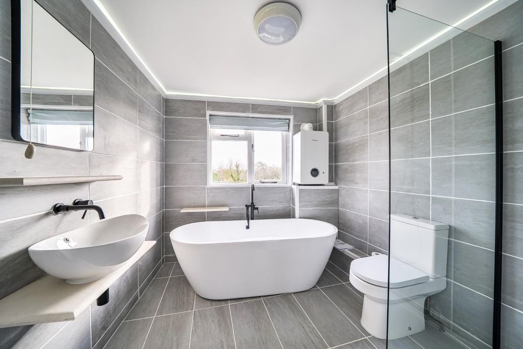 Property photo 2 of 16 1410541-2-6985Ffa824d97.Jpg