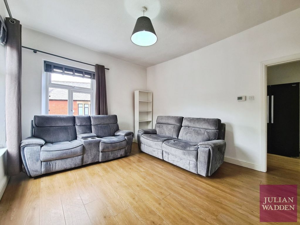 Property photo 2 of 18 Picture No. 11