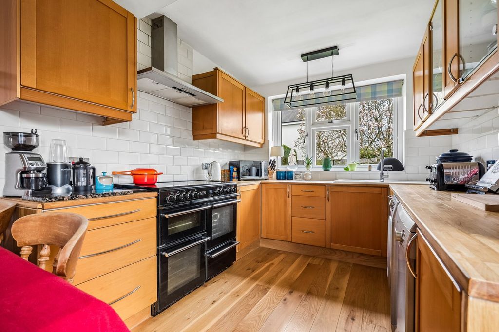 Additional image 19 of 3 bed detached house for saleSt James Walk, Richings Park, Iver SL0