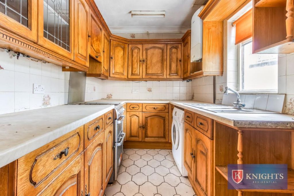 Property photo 2 of 20