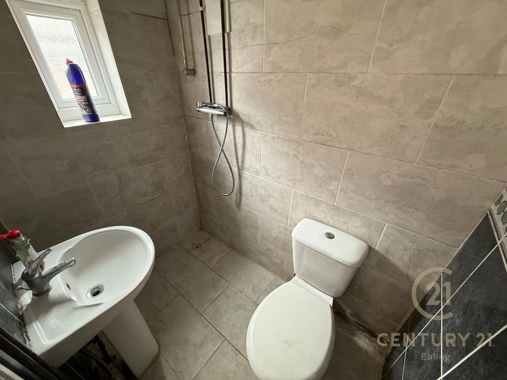 Property photo 3 of 4