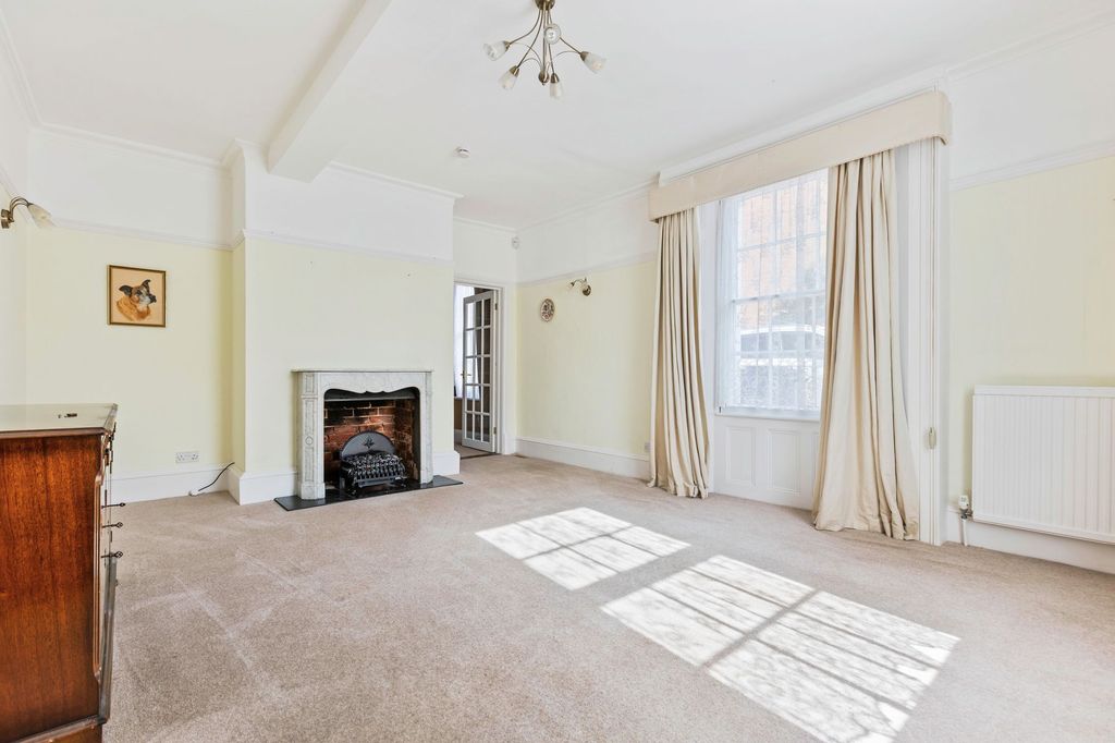 Property photo 3 of 22