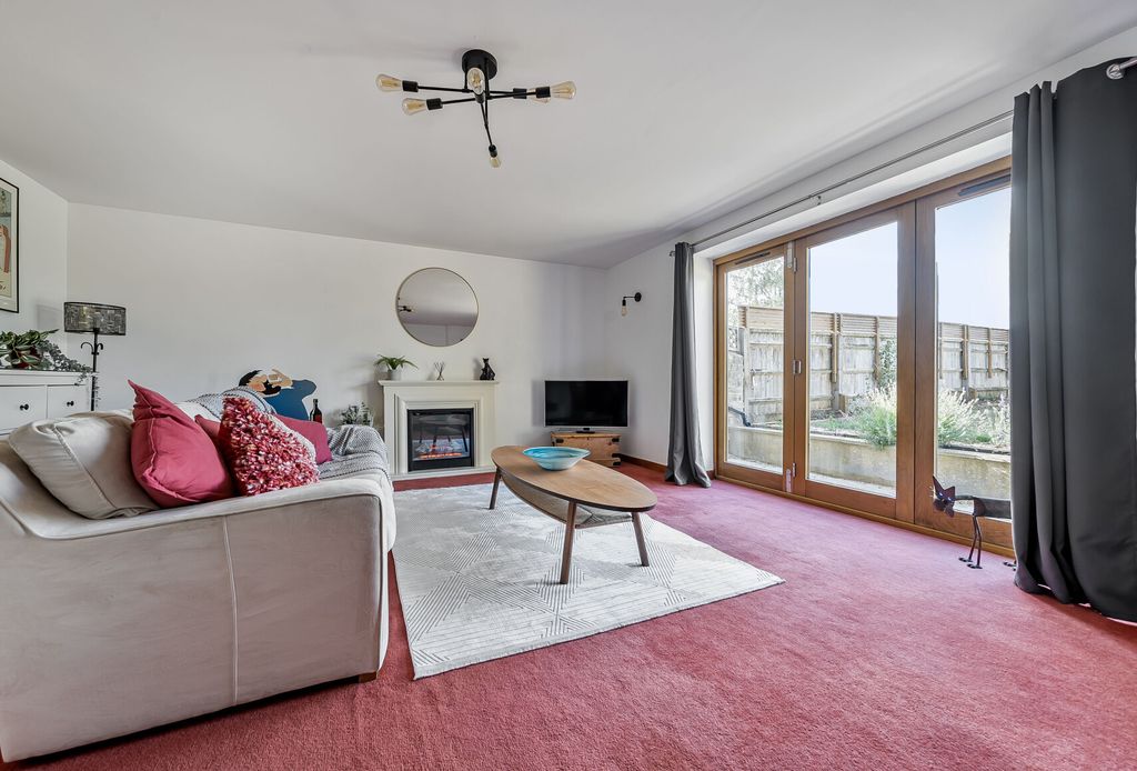 Property photo 3 of 16 1343147-16-68Adf1...