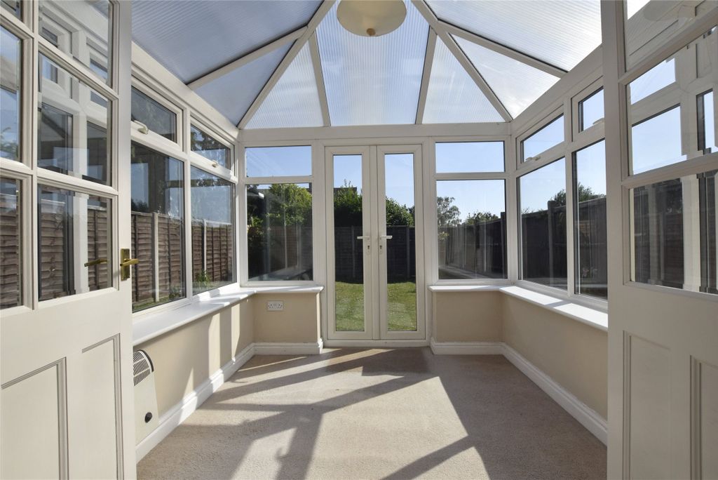 Property photo 2 of 13 Conservatory