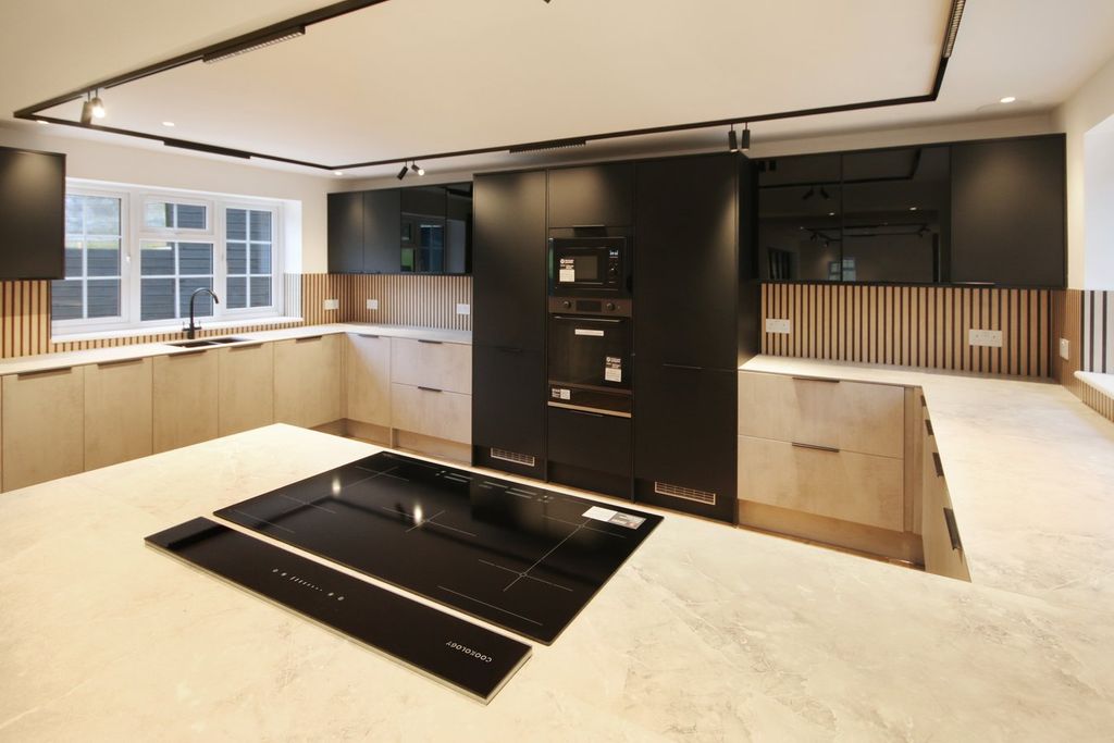 Additional image 25 of 5 bed detached house for saleTurners Hill Road, East Grinstead RH19