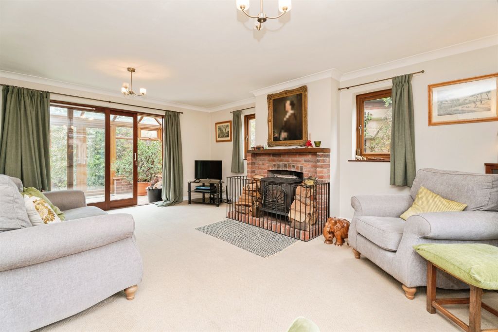 Property photo 3 of 19