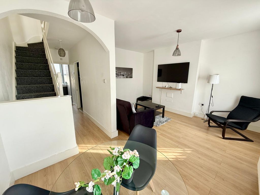 Property photo 2 of 12 Gallery