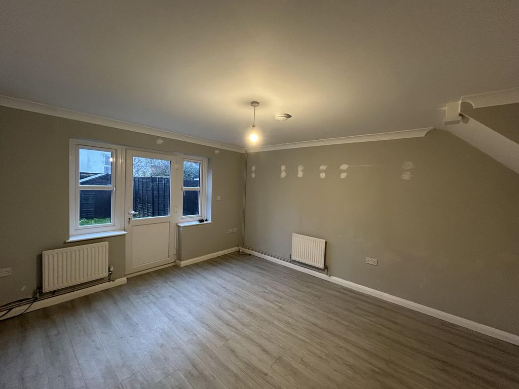 Property photo 2 of 8 Img_4180[1].Jpg