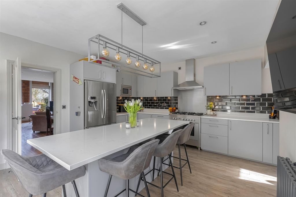 Property photo 2 of 45 Kitchen