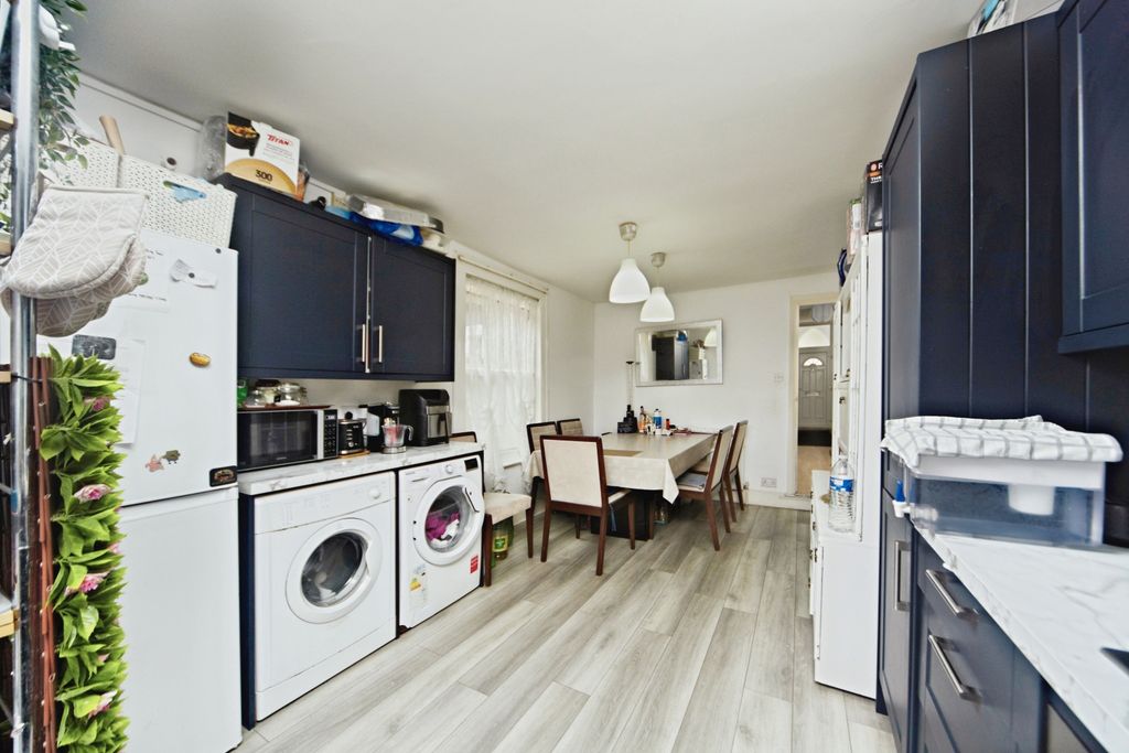 Property photo 2 of 15 Kitchen