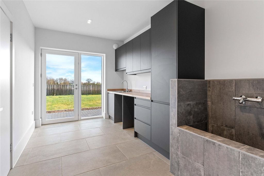 Property photo 3 of 32 Picture No. 10