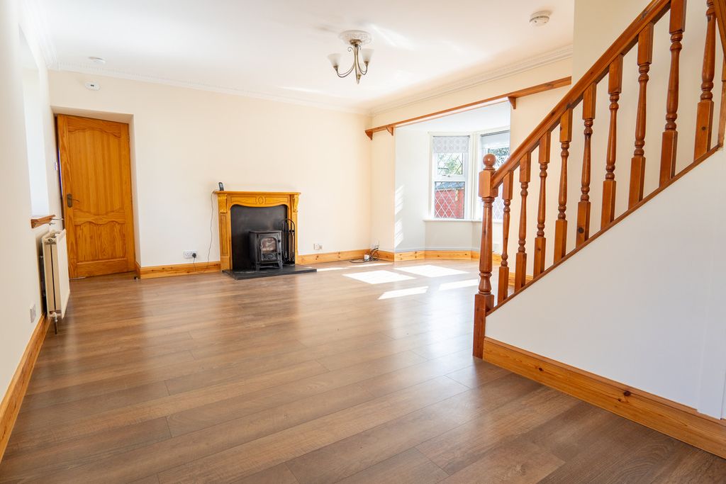 Property photo 2 of 24