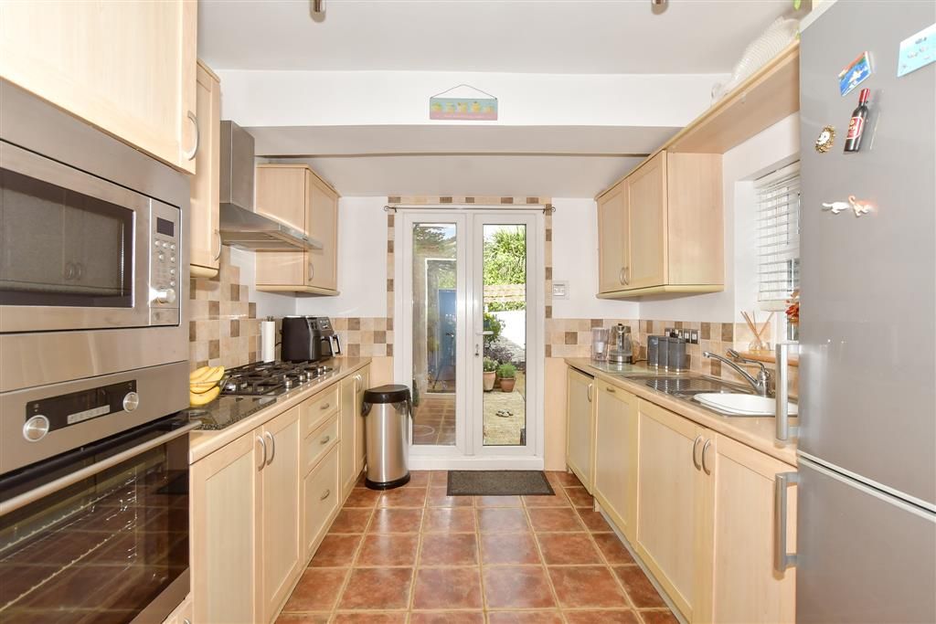Property photo 3 of 13 Kitchen