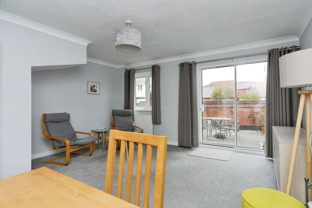 Property photo 3 of 16 Living Room