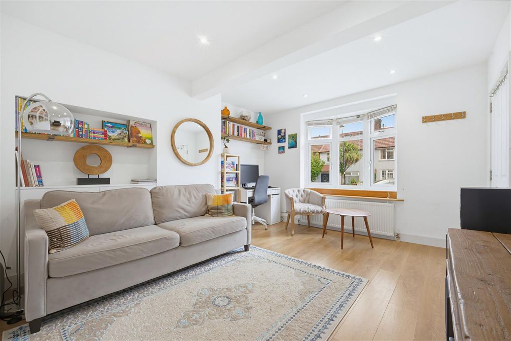 Property photo 2 of 15 33 Westcott Recp.Jpg