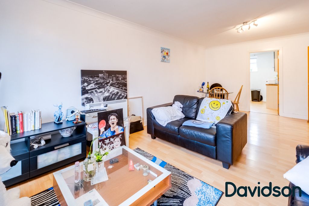 Property photo 2 of 21