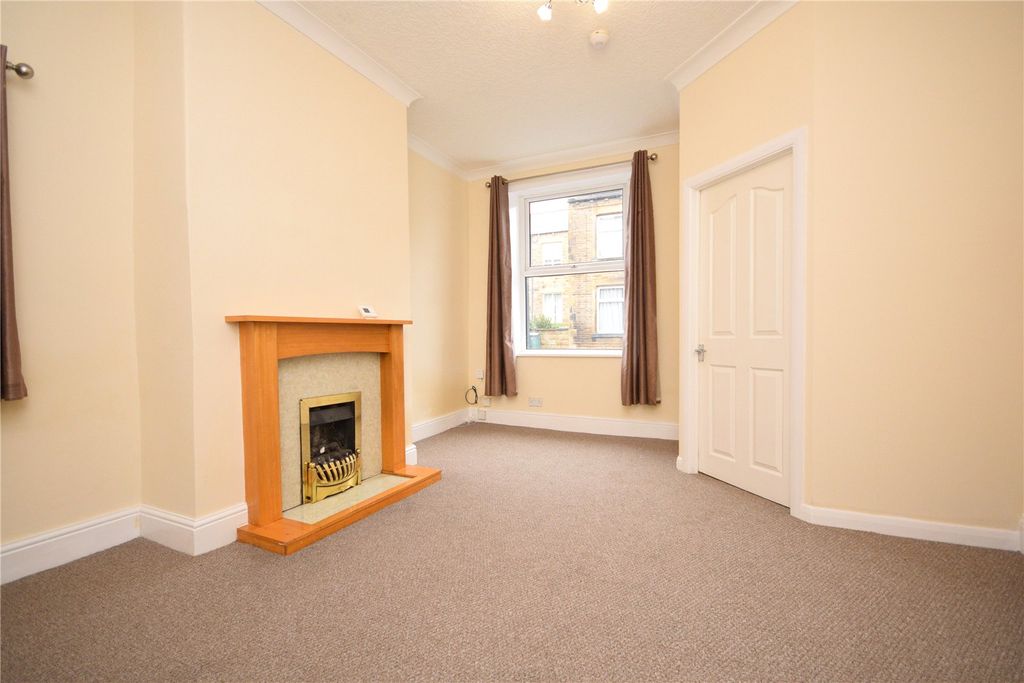 Property photo 2 of 12 Picture No. 06