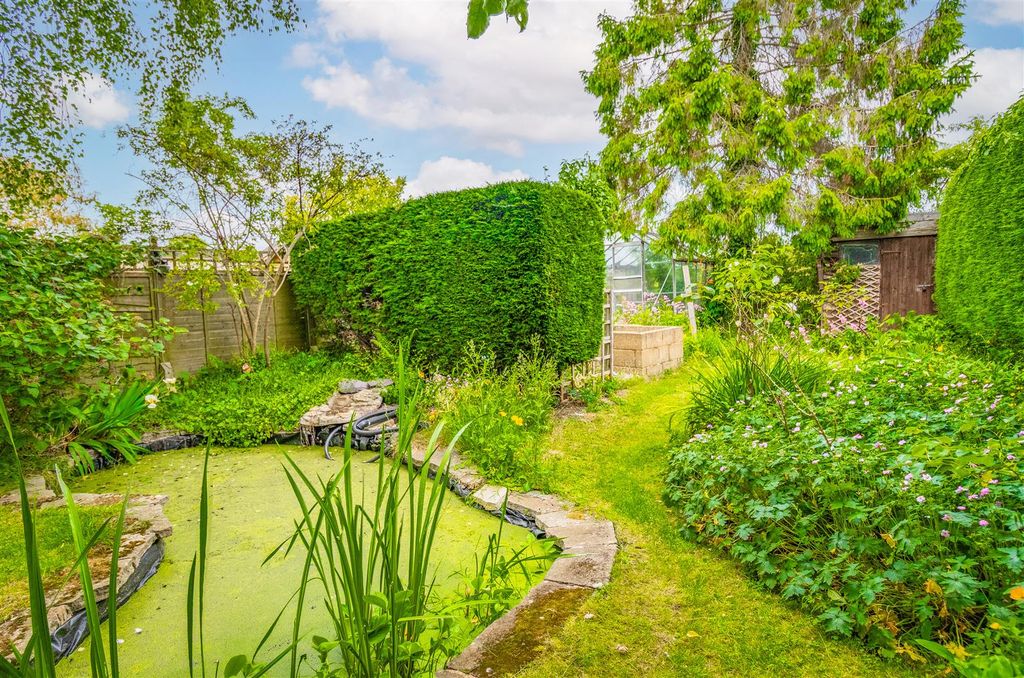 Property photo 3 of 27