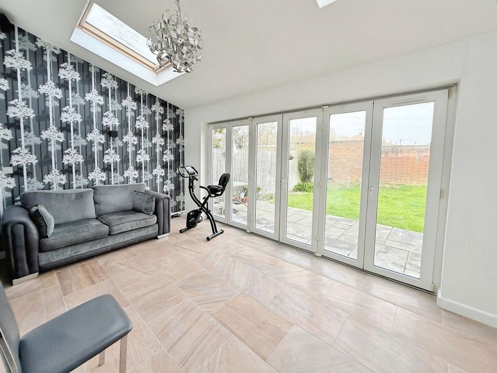 Property photo 2 of 15 Pbox-Img.Jpg