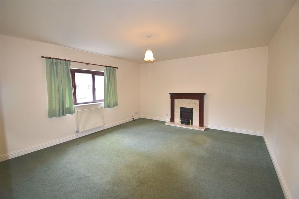 Property photo 2 of 11 Sitting Room
