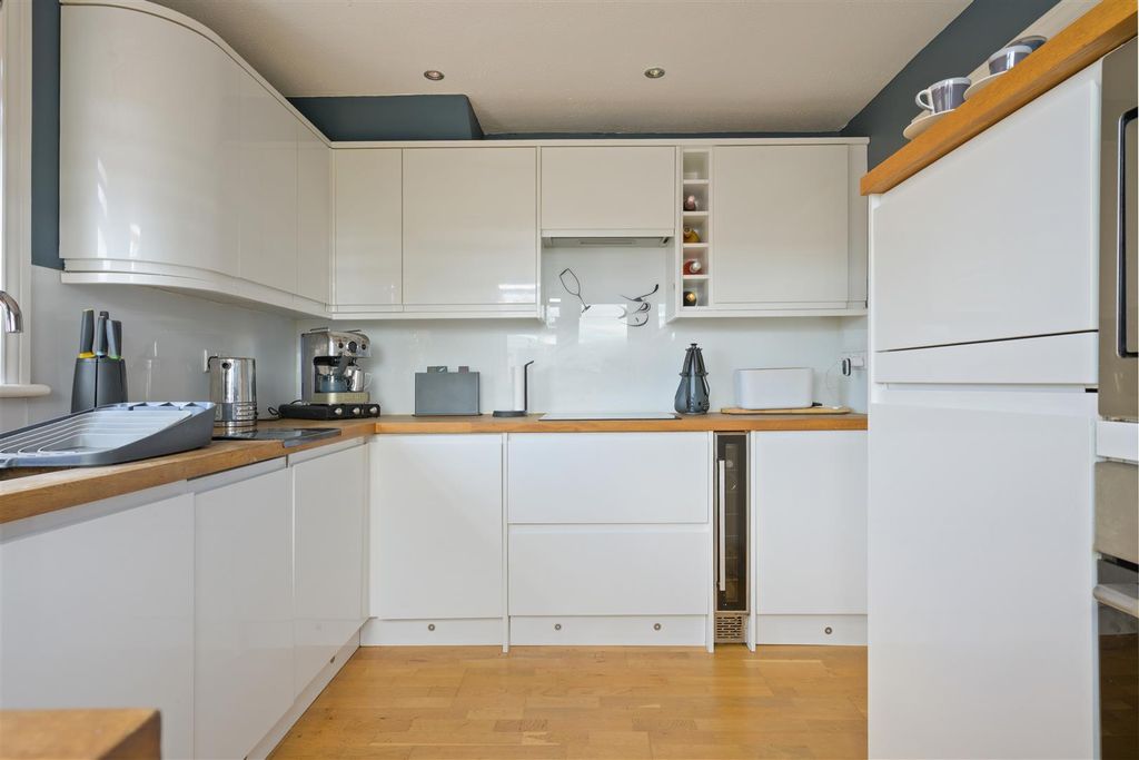 Property photo 3 of 32 24Hawthorn-0011.Jpg