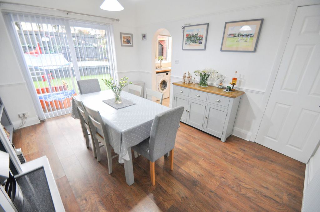 Property photo 2 of 35