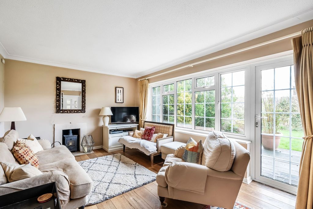 Property photo 2 of 34