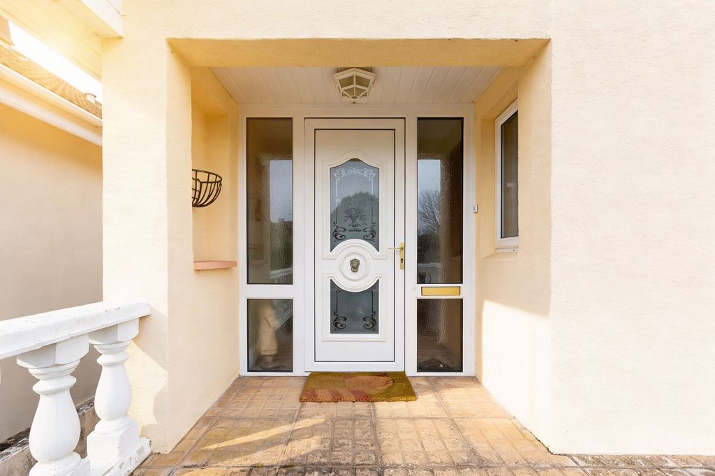 Property photo 3 of 36