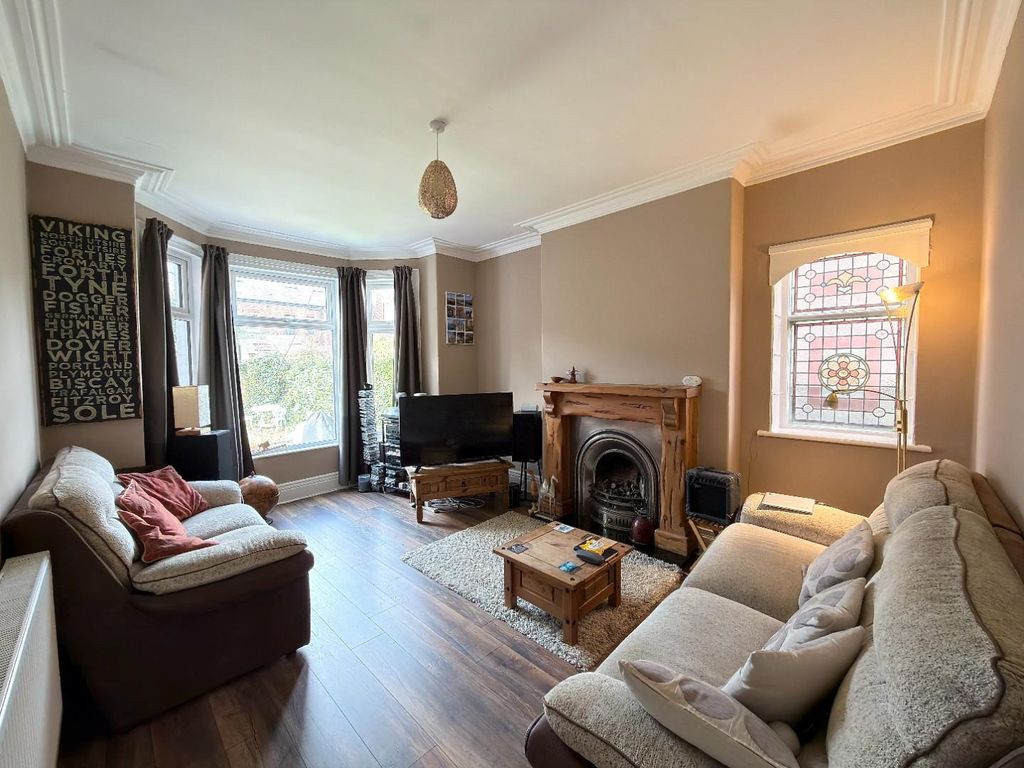 Property photo 3 of 34