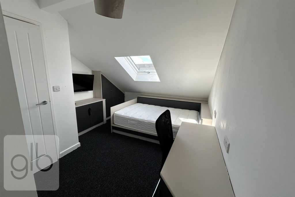 Property photo 1 of 7 1.Png