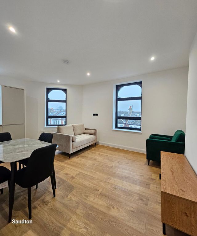 Property photo 2 of 13