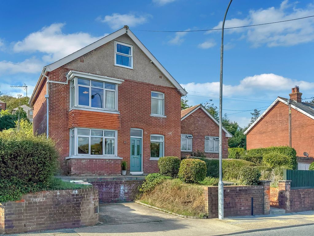 Property photo 2 of 31
