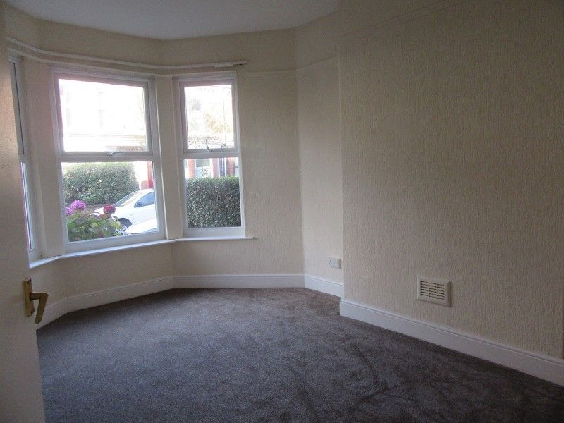 Property photo 2 of 13 Front Lounge