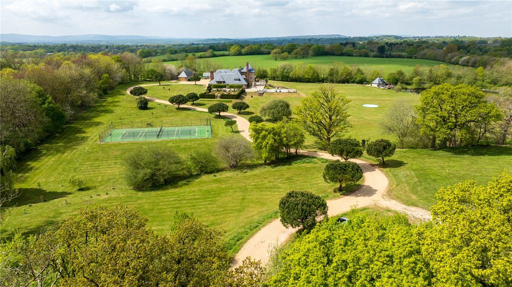 Property photo 2 of 64 House. Partnership