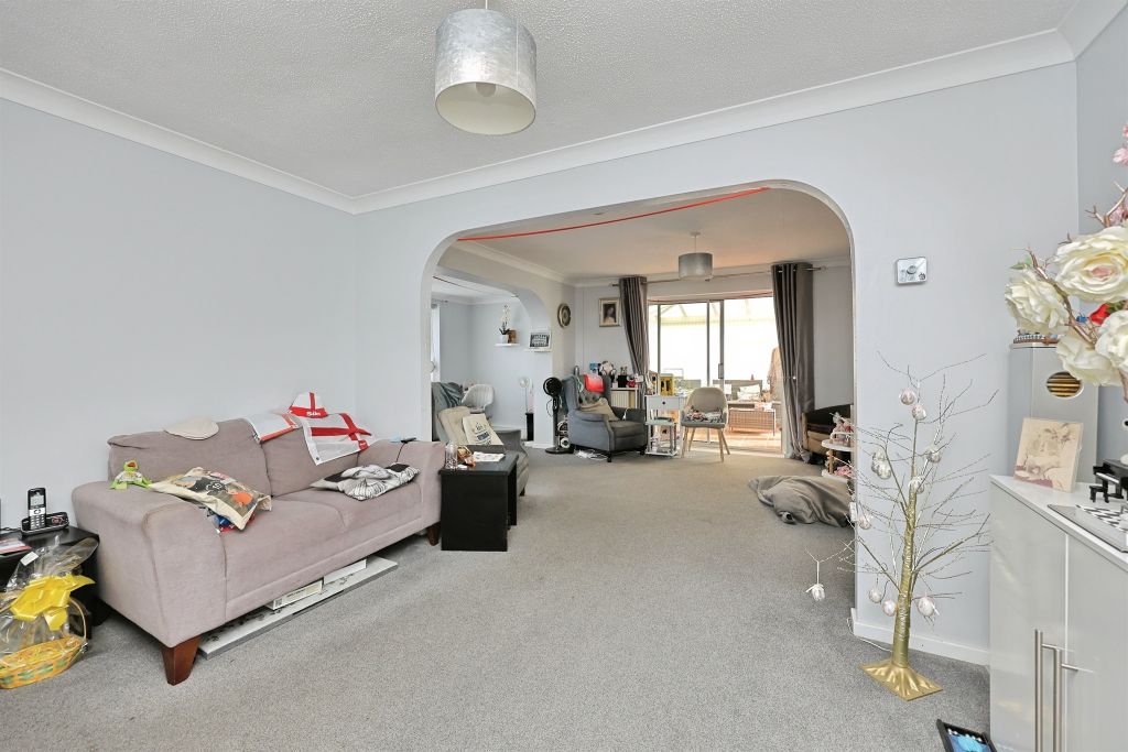 Property photo 3 of 23