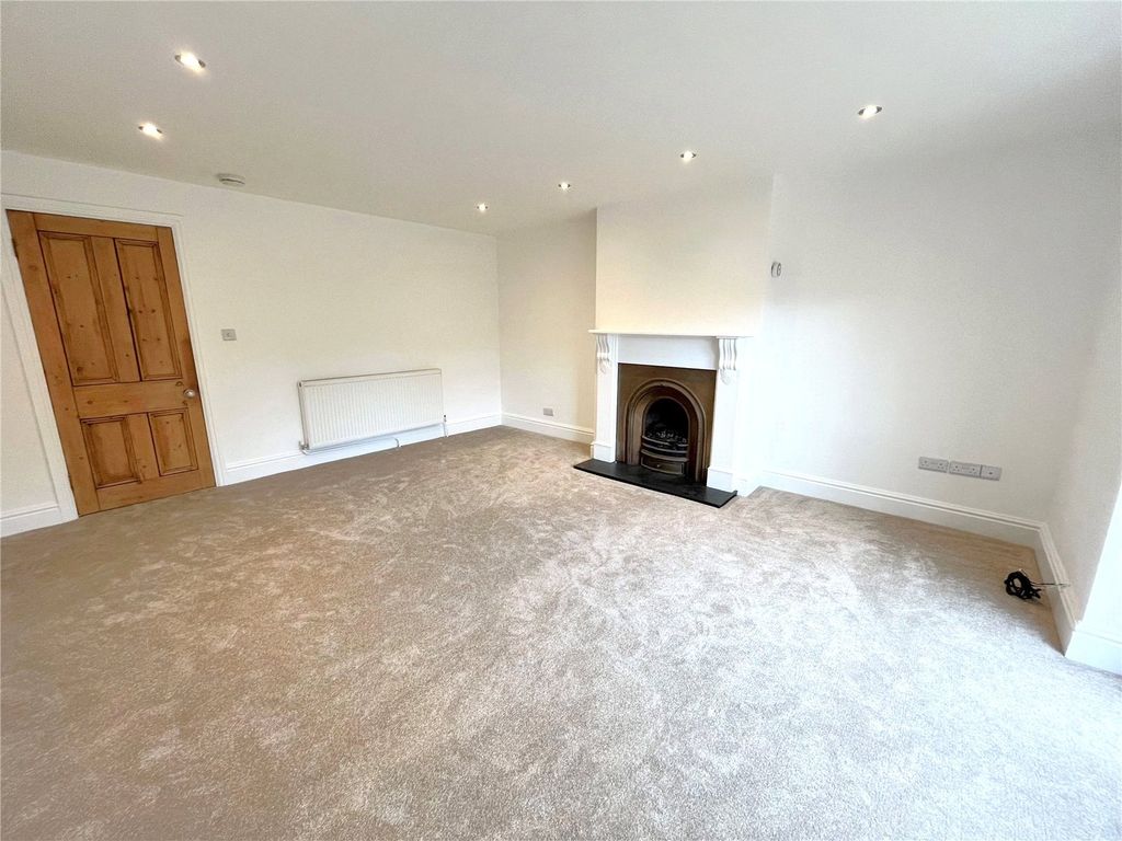 Property photo 2 of 20 Picture No. 34