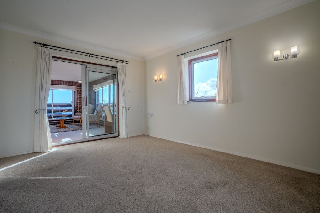 Property photo 3 of 22 Iq_00136