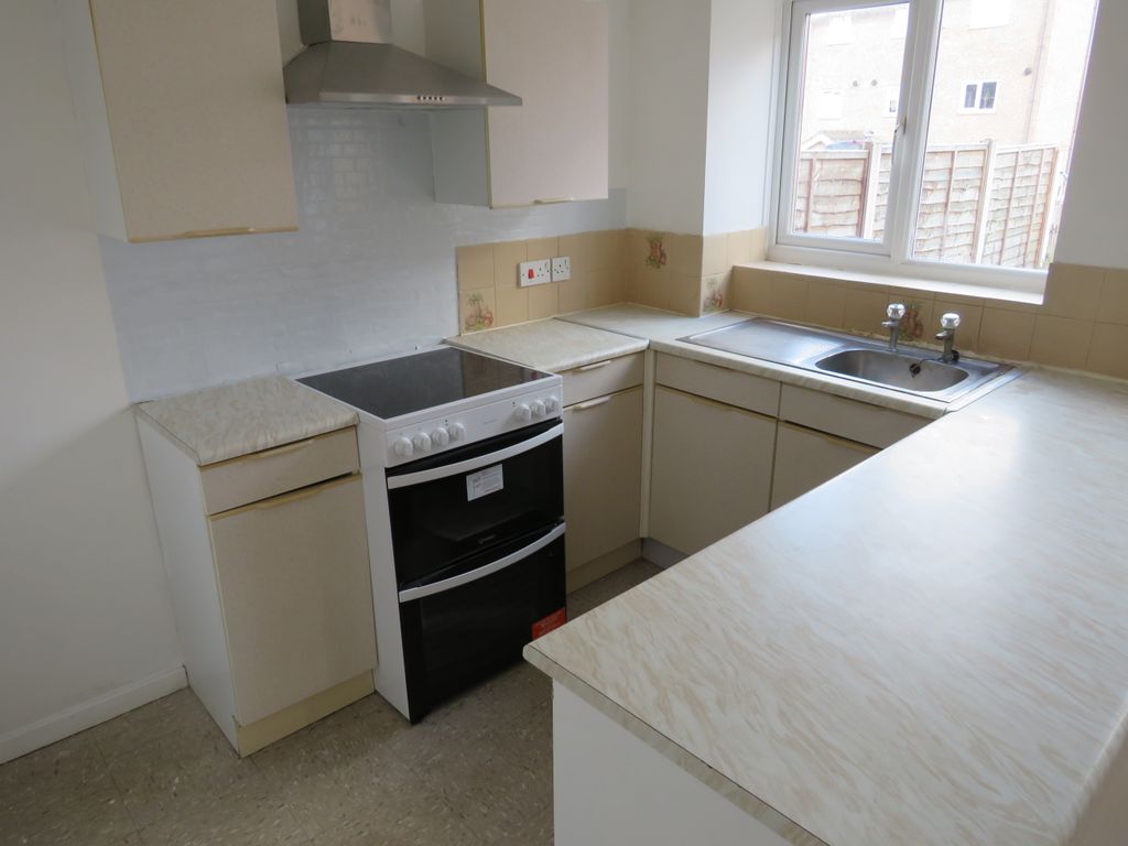 Property photo 2 of 11 Kitchen