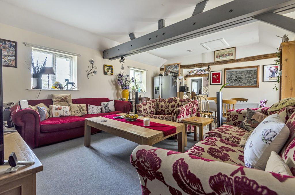 Property photo 2 of 12 858297 (3).Jpg