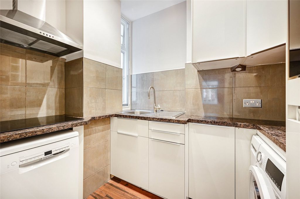 Property photo 2 of 20 Kitchen
